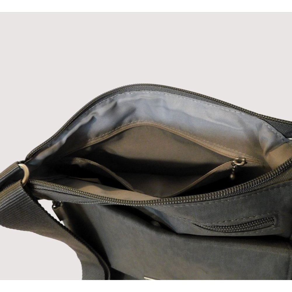 Baggallini Animal Print Crossbody Purse Gray Nylon Adj. Strap 10 in x 10.5 in - Picture 10 of 13